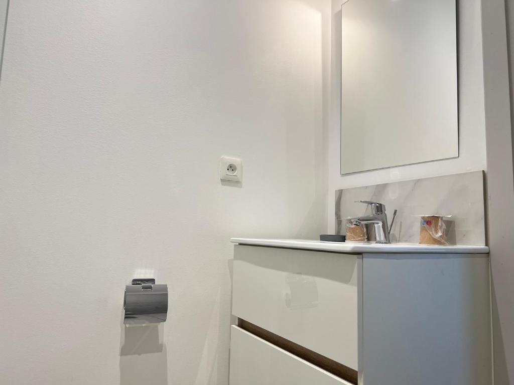 Hotel Tulty Тур Екстериор снимка
