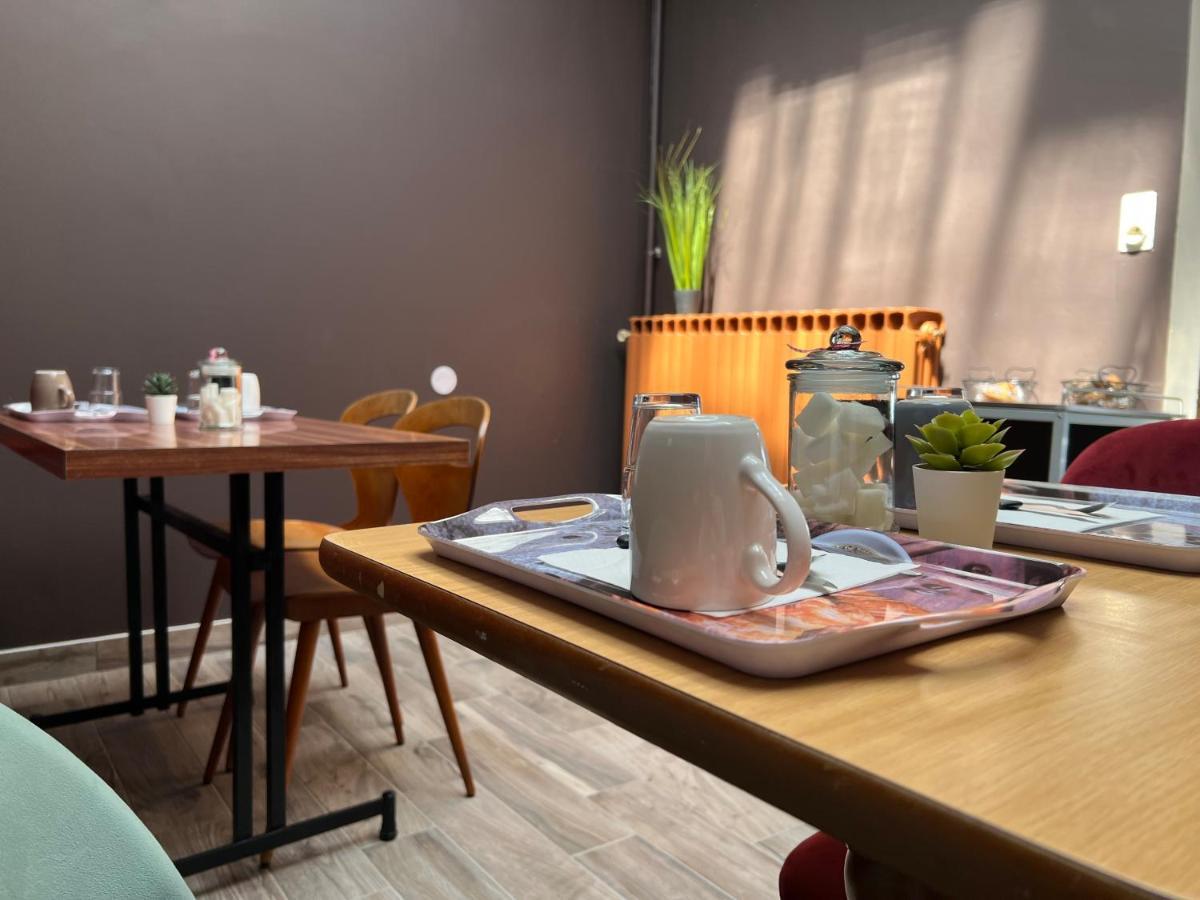 Hotel Tulty Тур Екстериор снимка