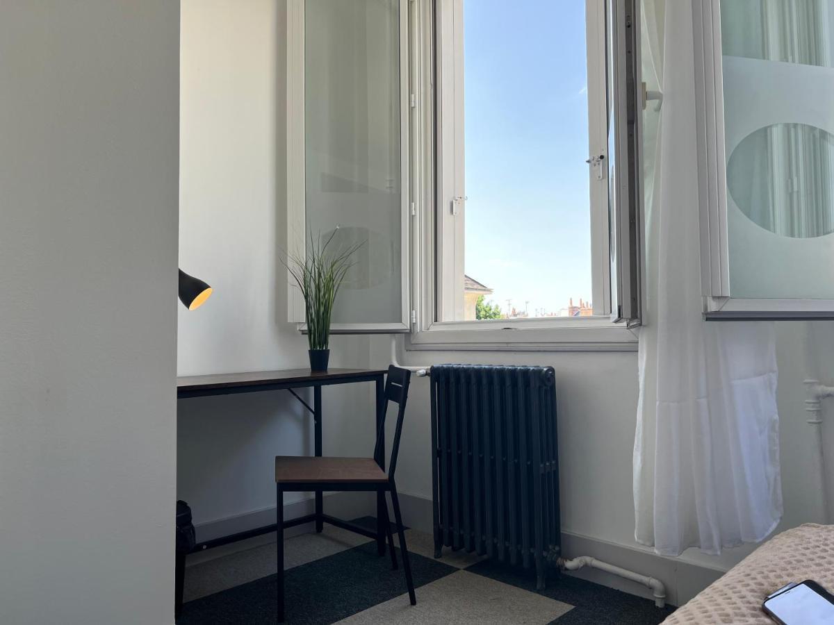 Hotel Tulty Тур Екстериор снимка